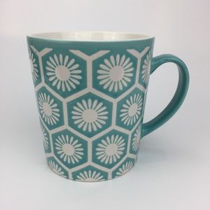 Signature Houseware large blue floral coffee mug